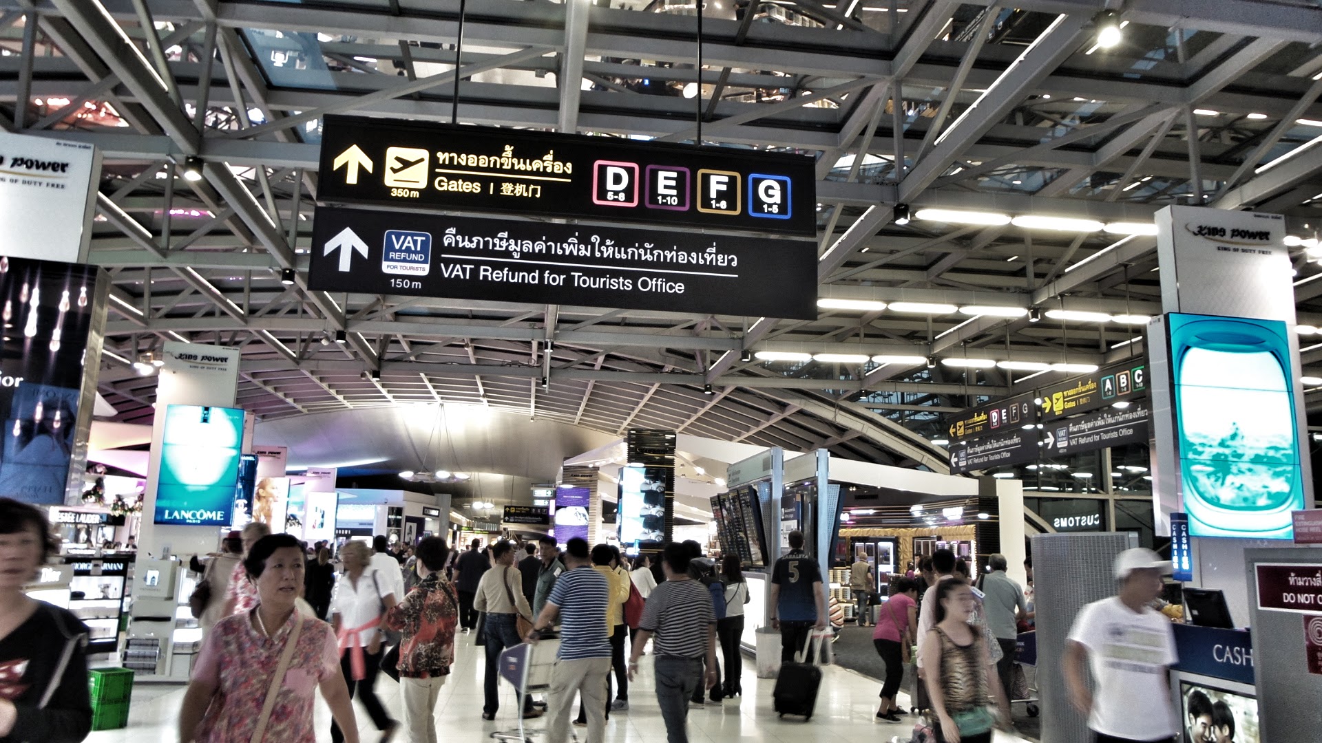 Traffic surge at Suvarnabhumi Airport following Thailand Pass removal